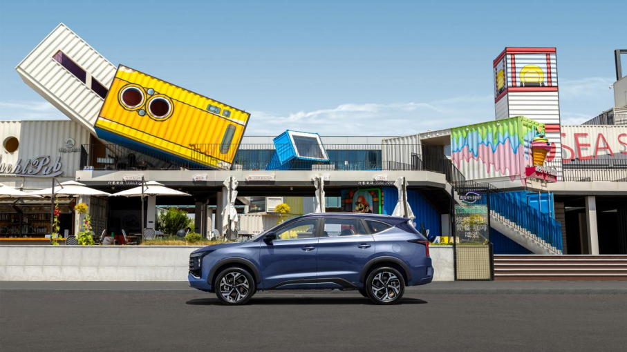 9.98-14.98万元  大七座电混SUV  z6com·尊龙X8 E家正式上市2326.png